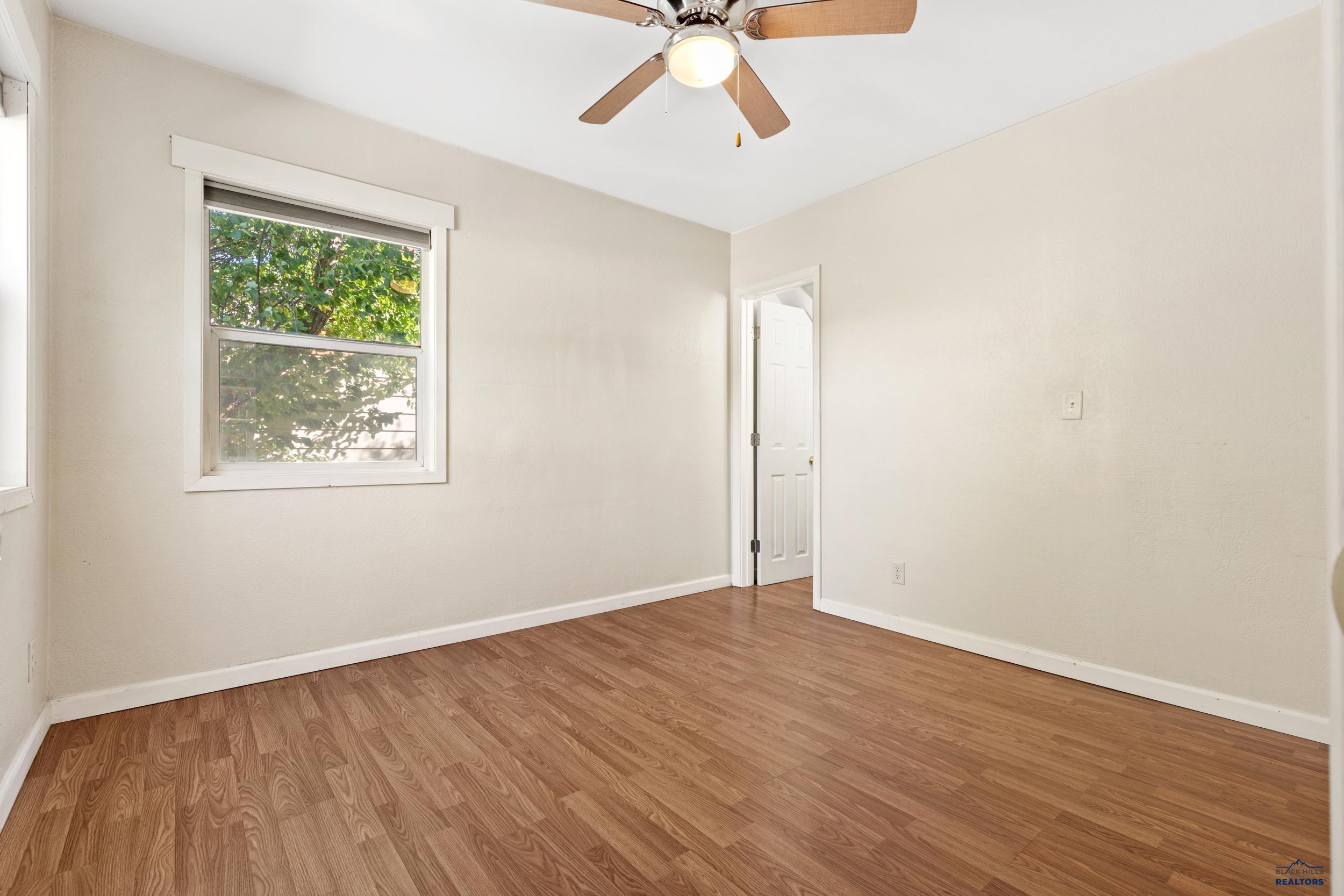 305 E DENVER