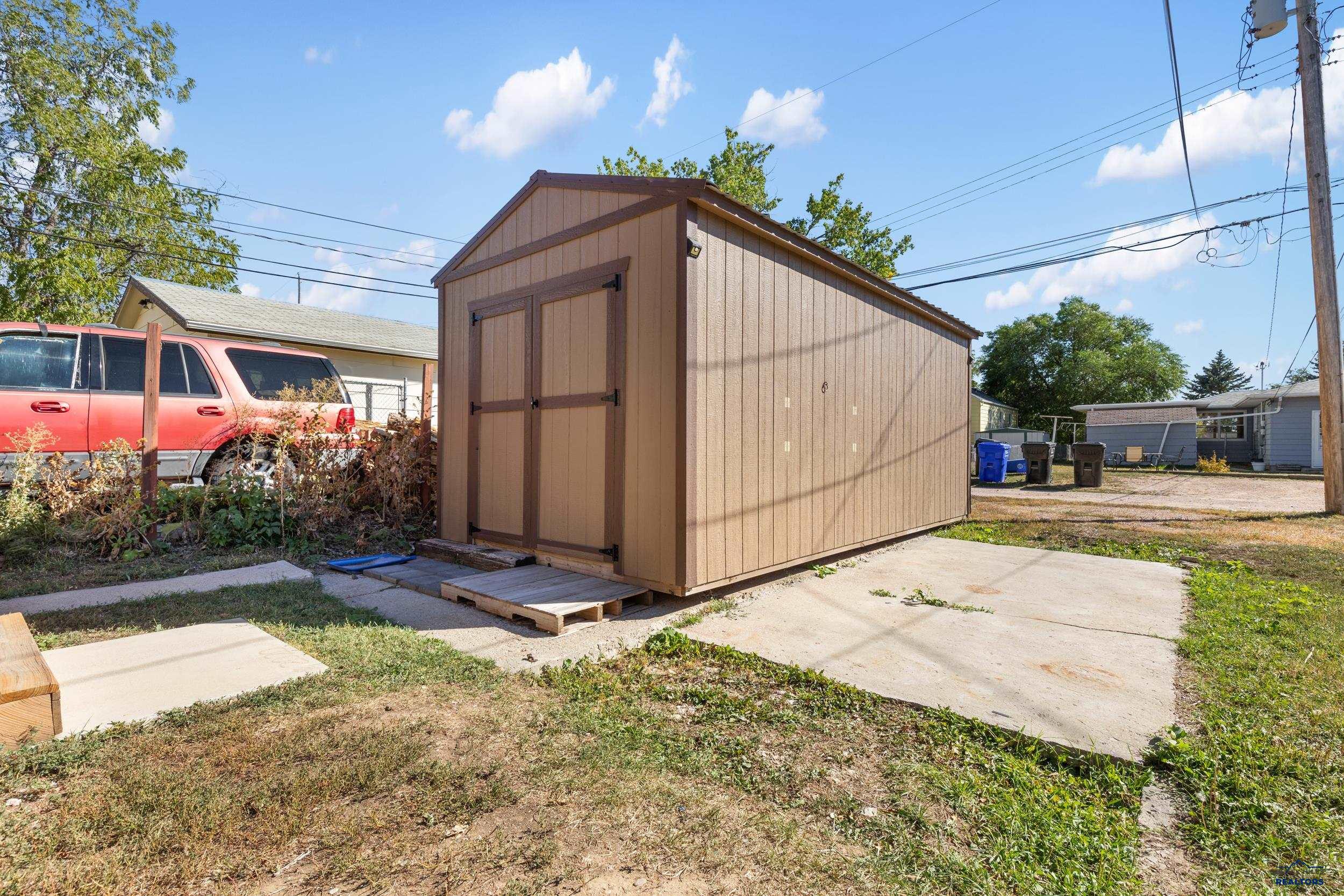 305 E DENVER