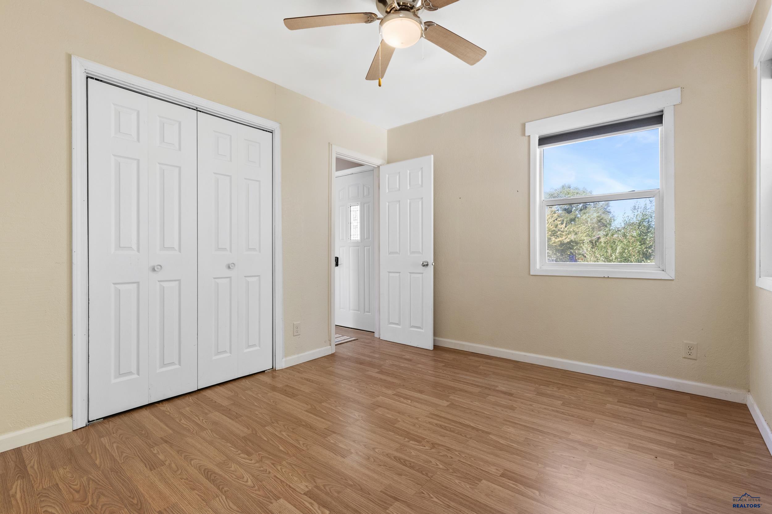 305 E DENVER