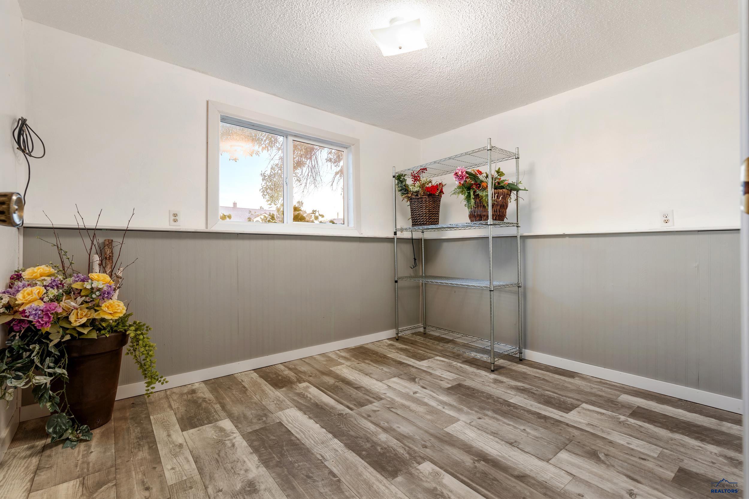 212 W 4TH AVE