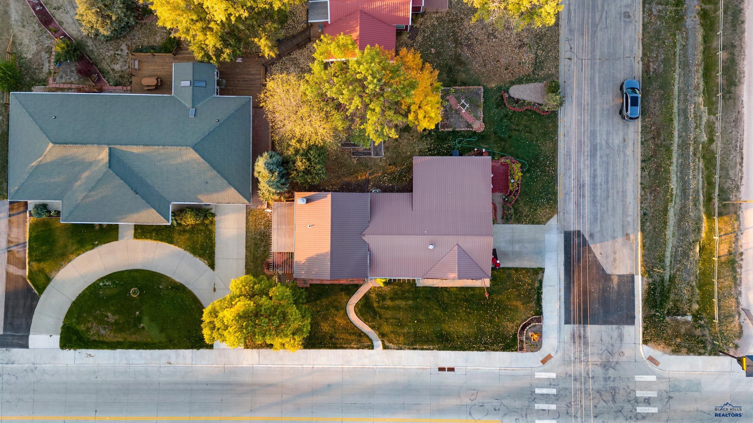 212 W 4TH AVE