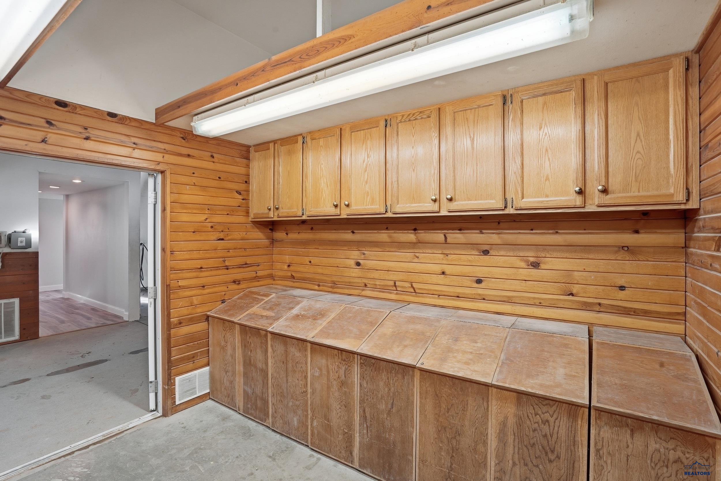 1810 SKYLINE RANCH RD