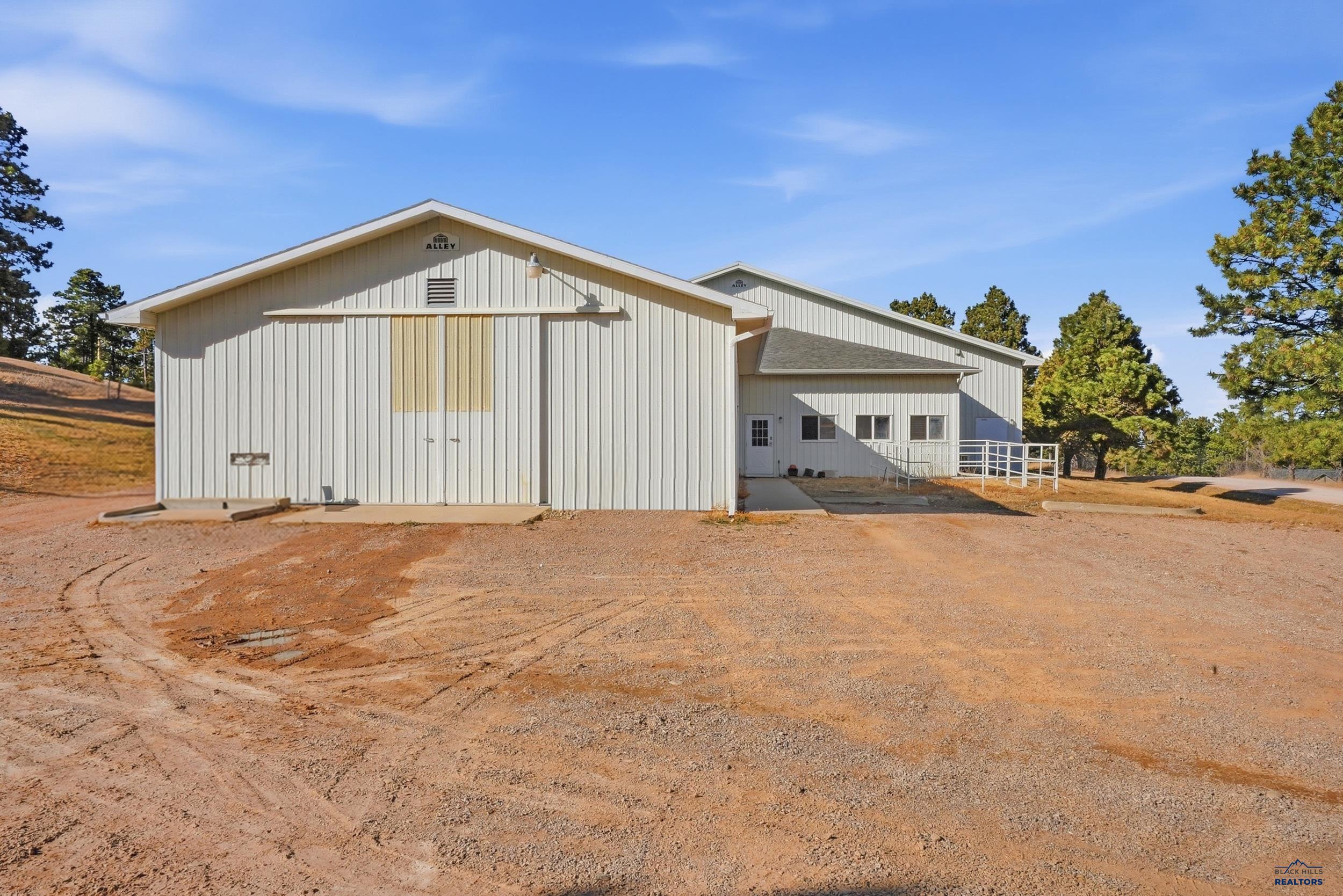 1810 SKYLINE RANCH RD