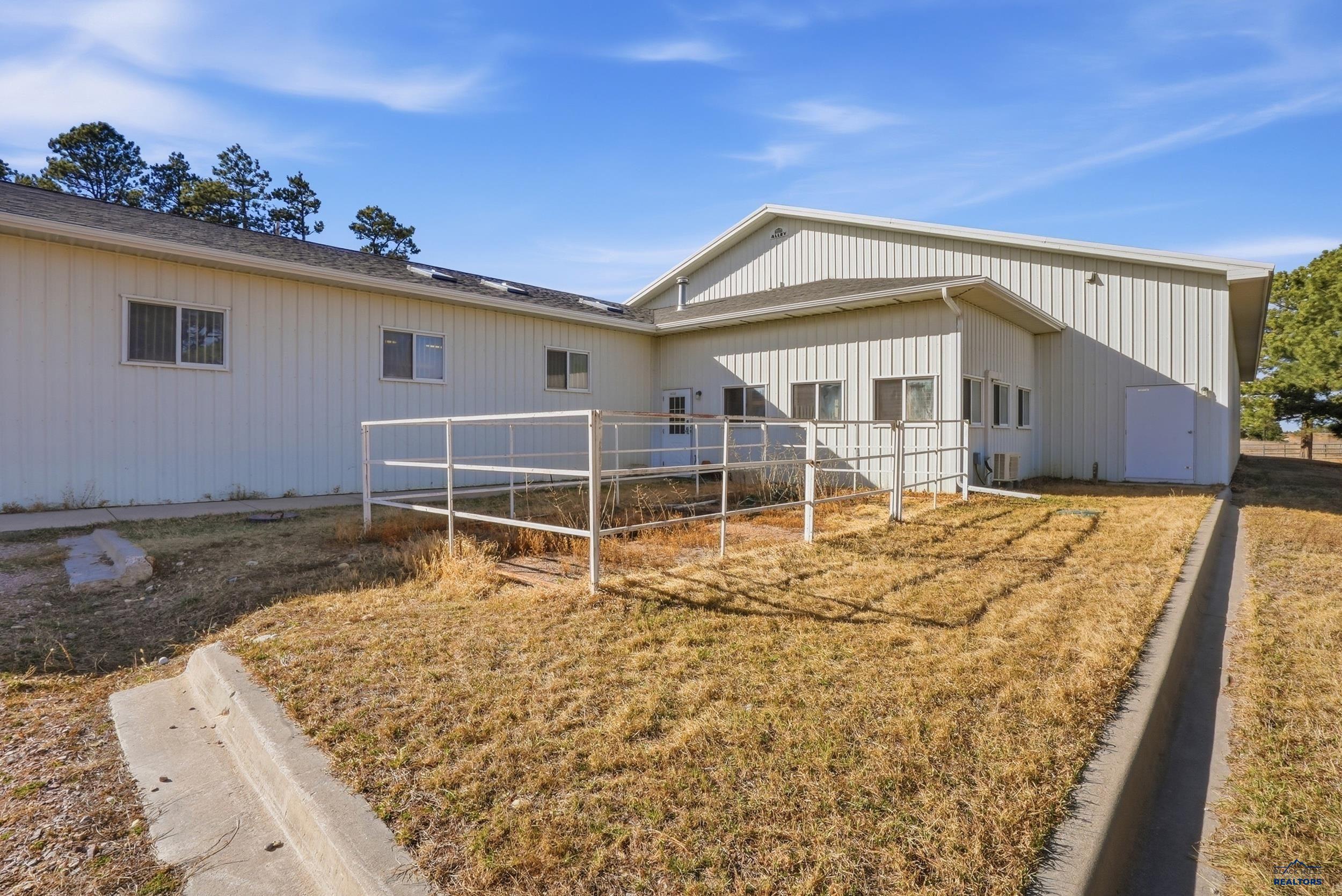 1810 SKYLINE RANCH RD