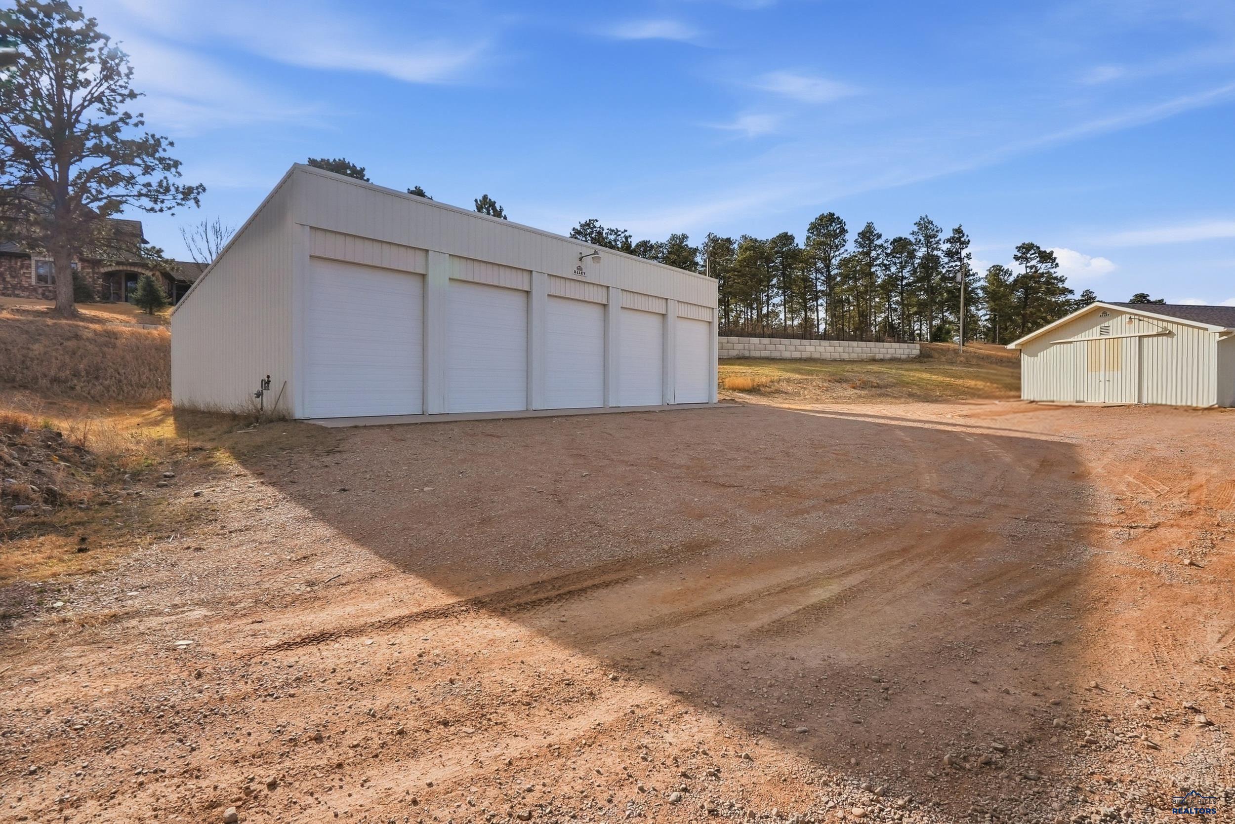 1810 SKYLINE RANCH RD