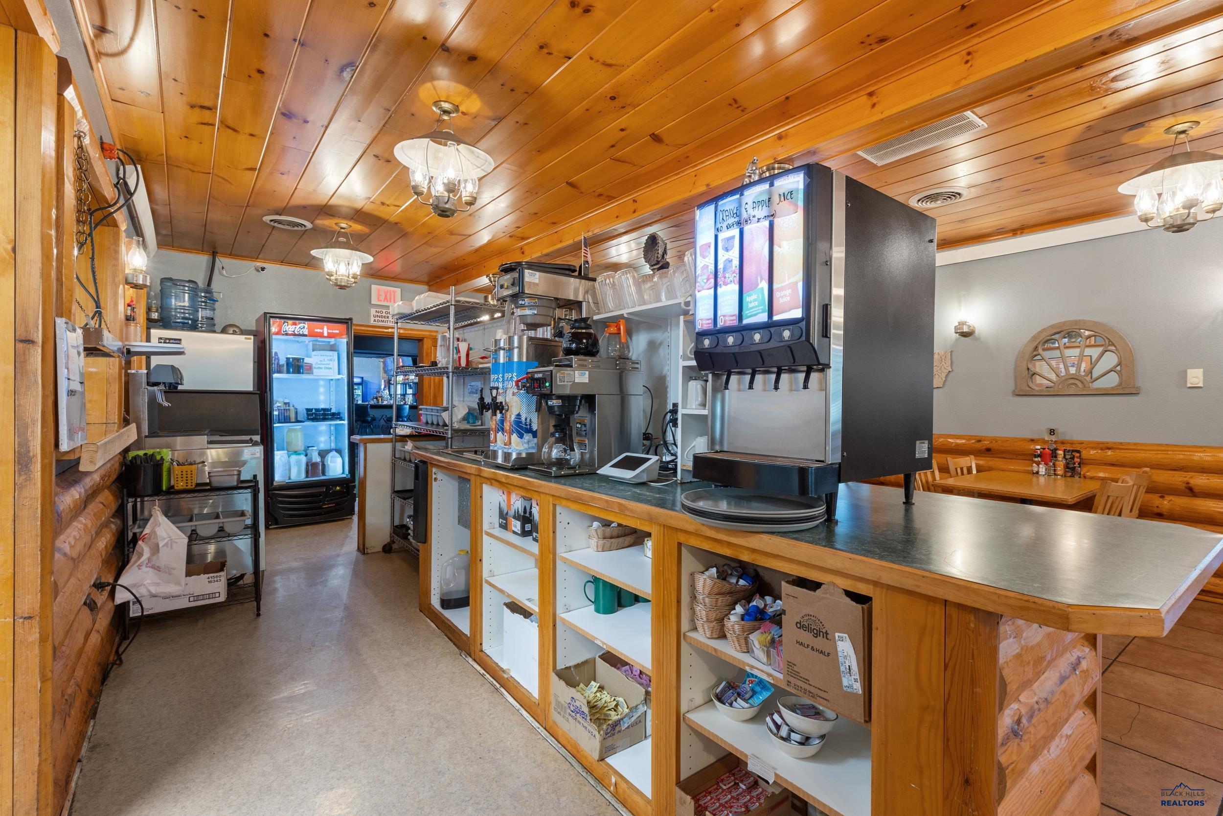 506 GLENN ST