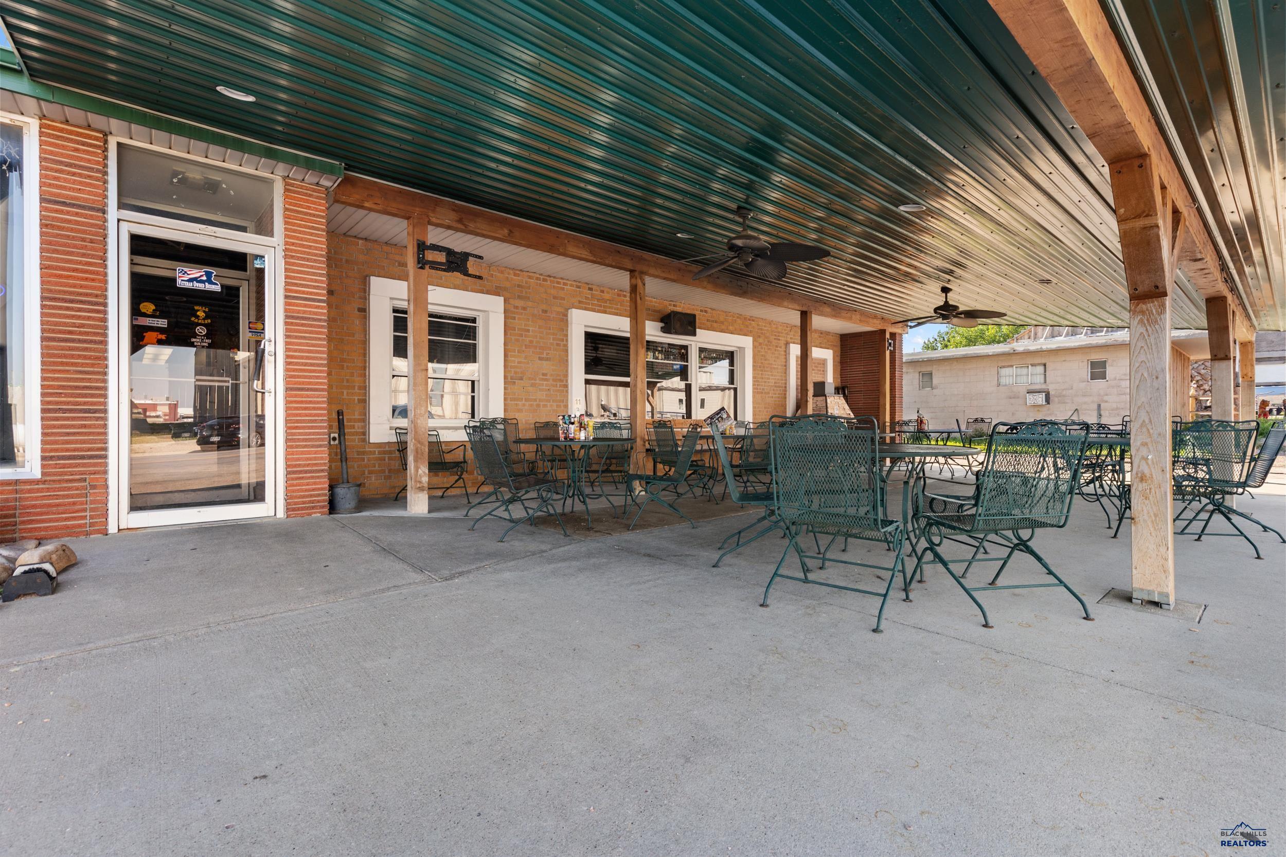 506 GLENN ST