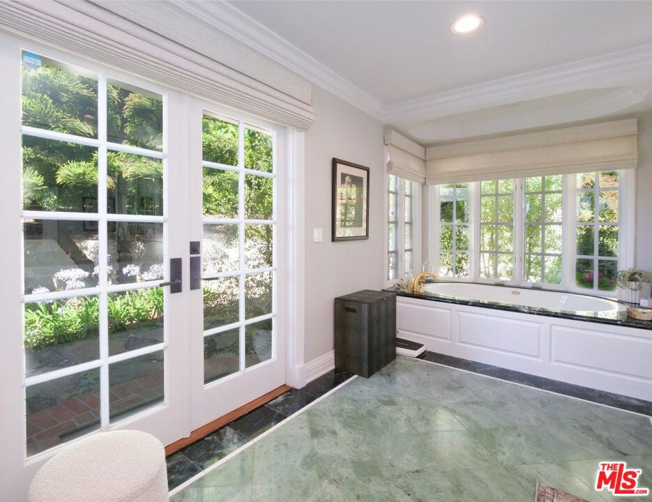 1300 Granvia Altamira