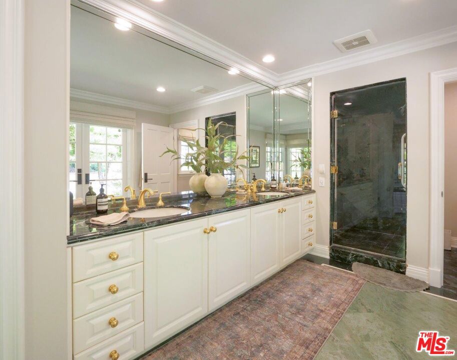 1300 Granvia Altamira