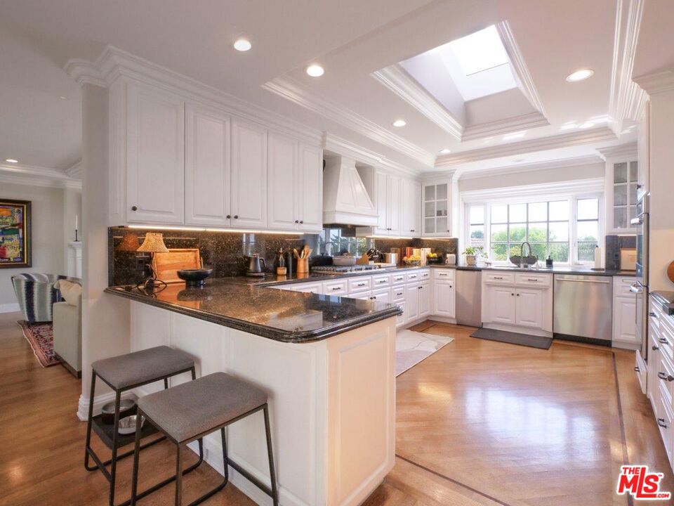 1300 Granvia Altamira