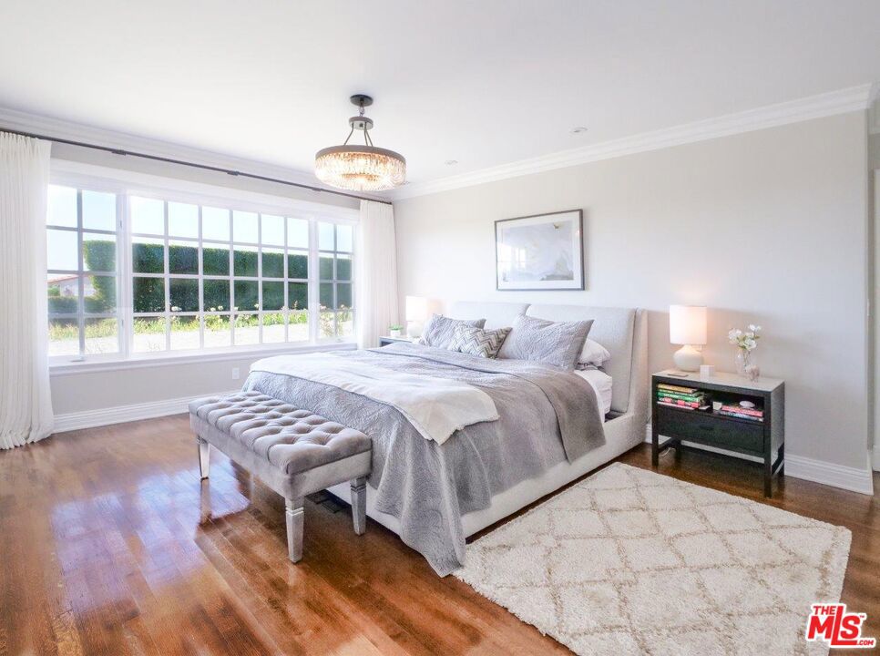 1300 Granvia Altamira