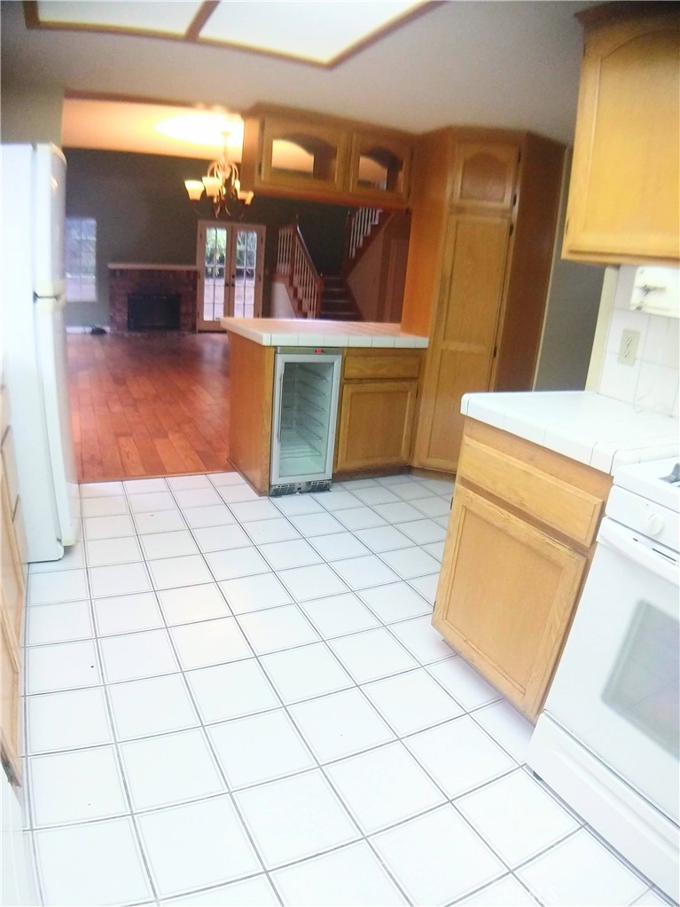 1913 Robinson Street B