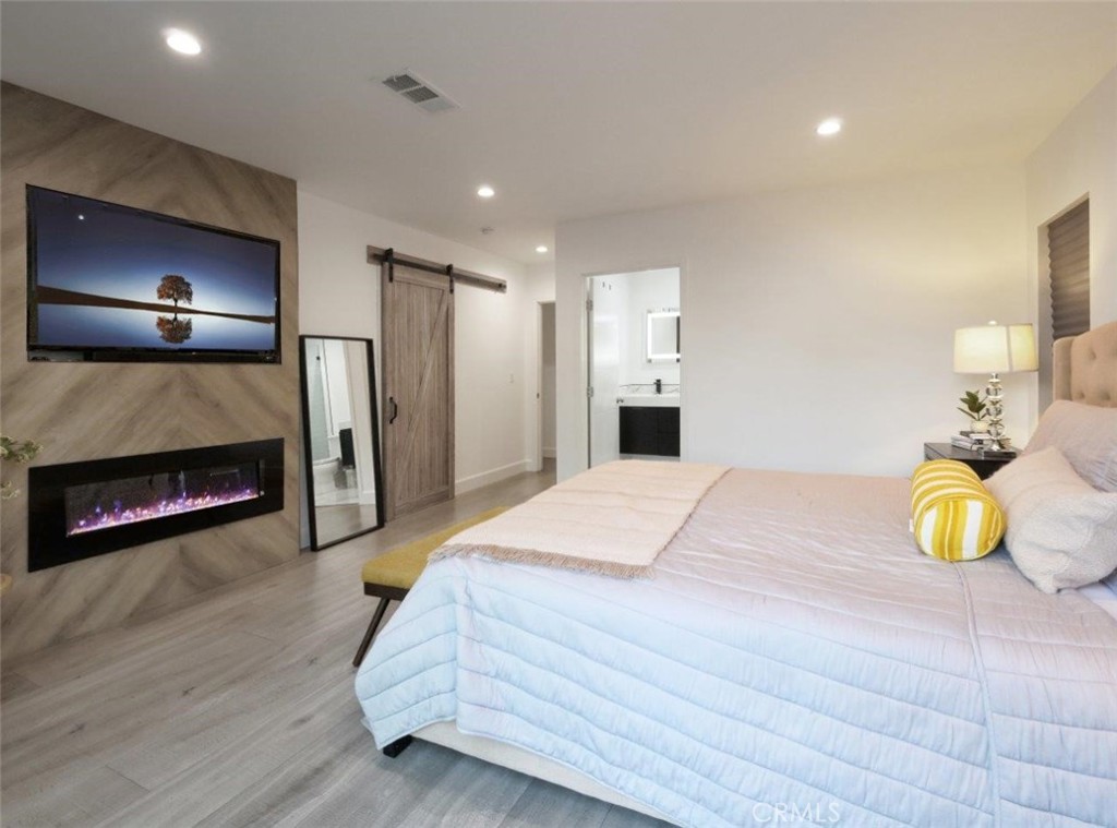 5435 W 76th Street