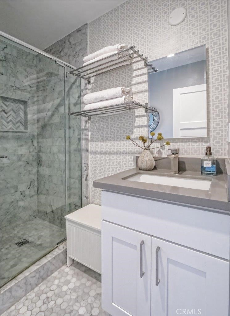 5435 W 76th Street