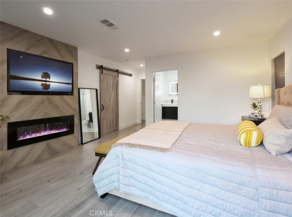 5435 W 76th Street