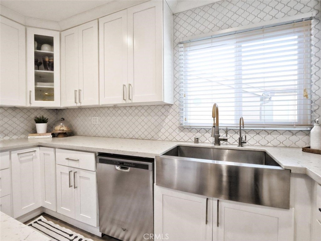 5435 W 76th Street