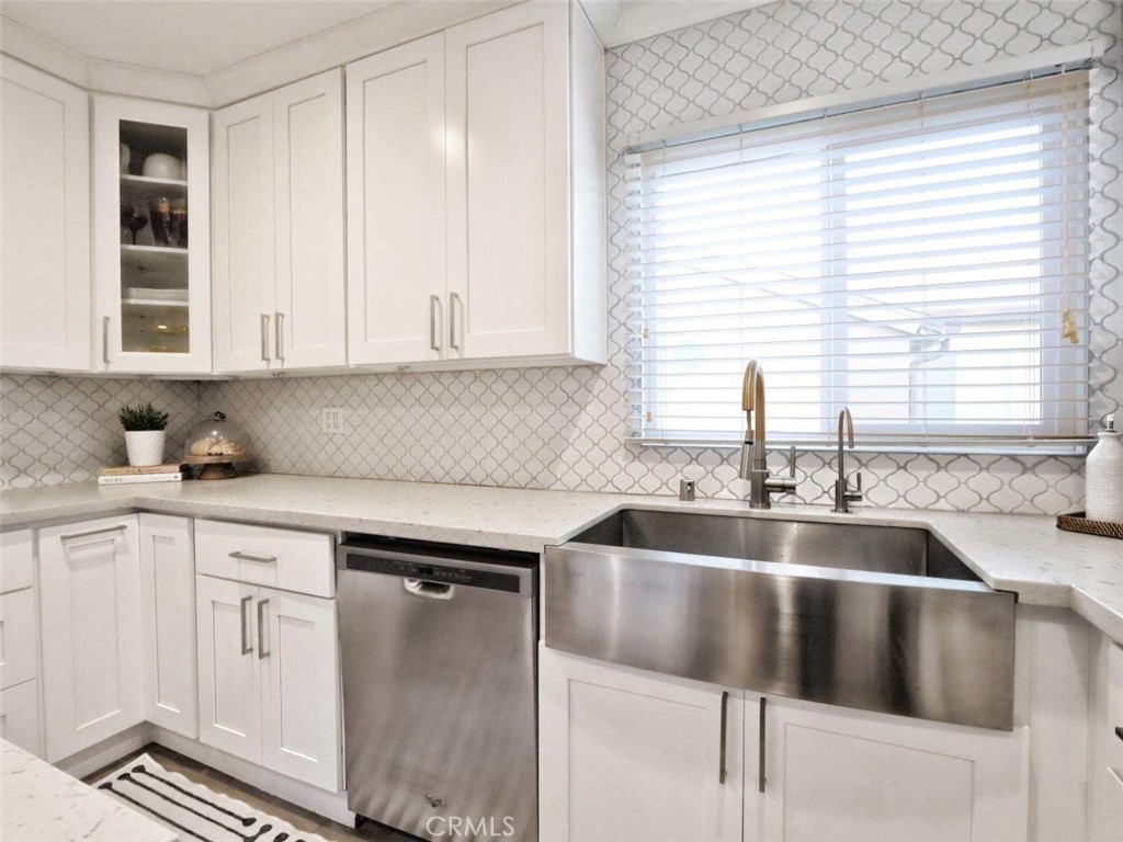 5435 W 76th Street