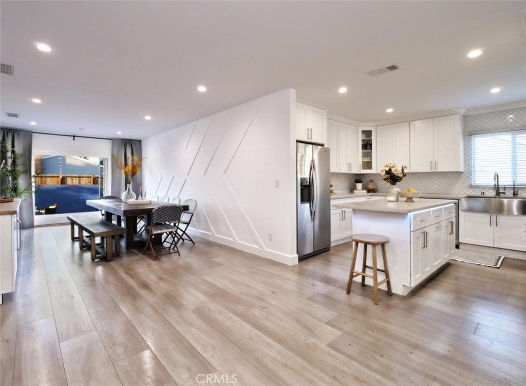 5435 W 76th Street