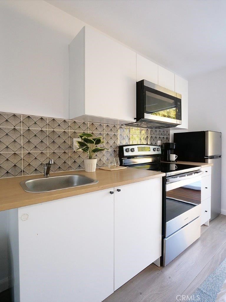 5435 W 76th Street