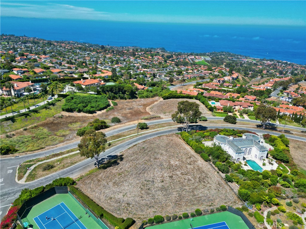 1520 Paseo La Cresta