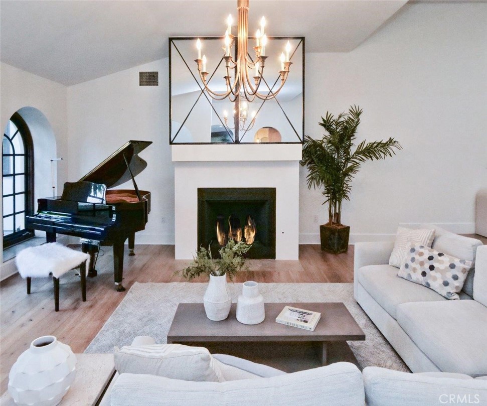 6717 Alta Vista Drive