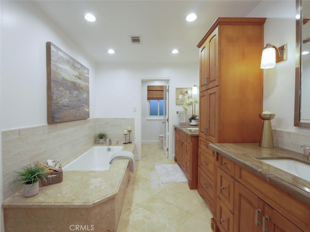 4 Horseshoe Lane