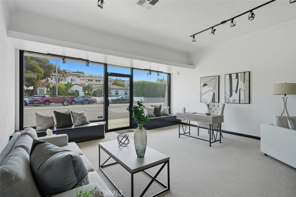 901 S Pacific Coast Highway