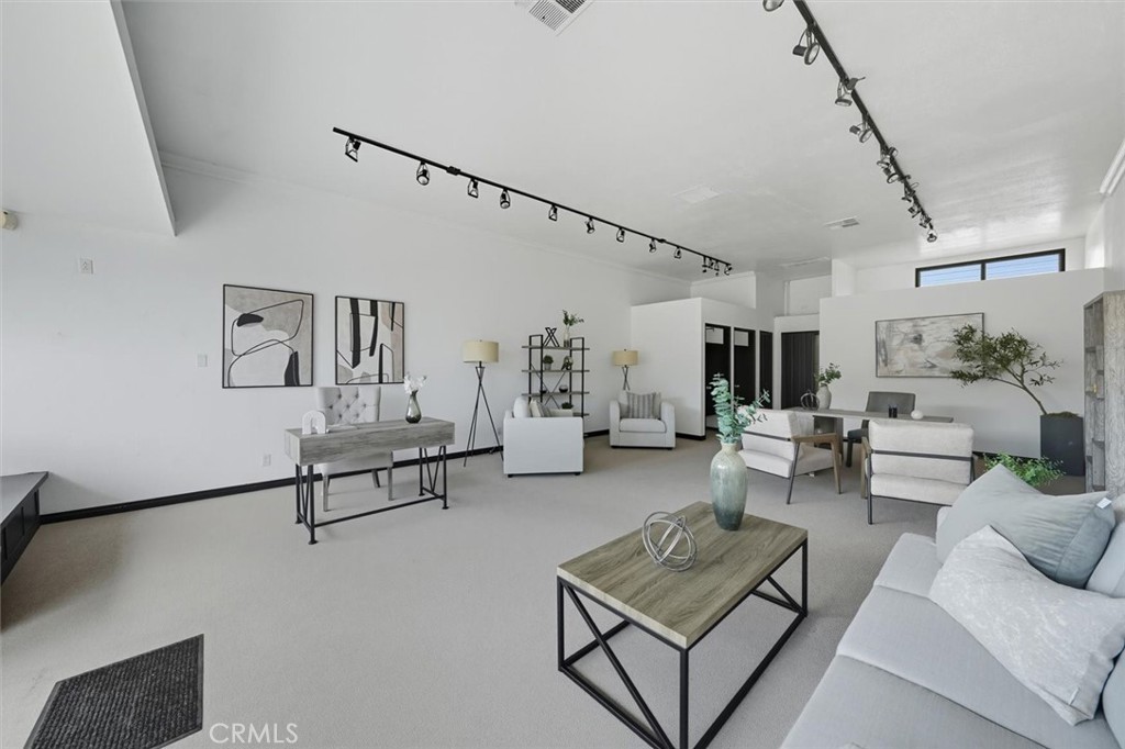 901 S Pacific Coast Highway