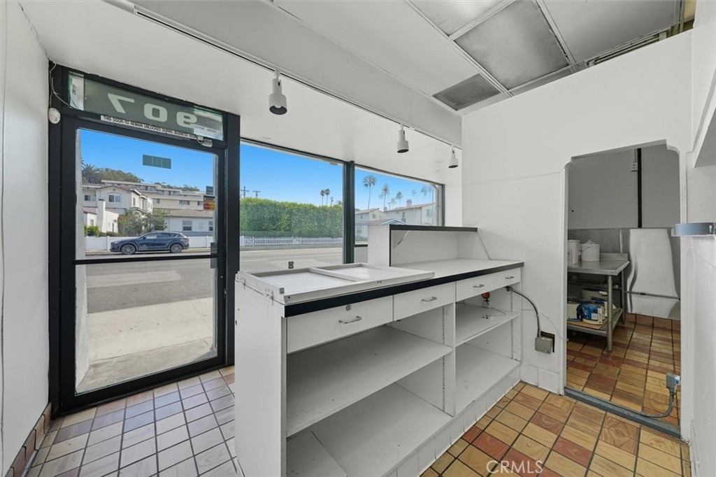 901 S Pacific Coast Highway