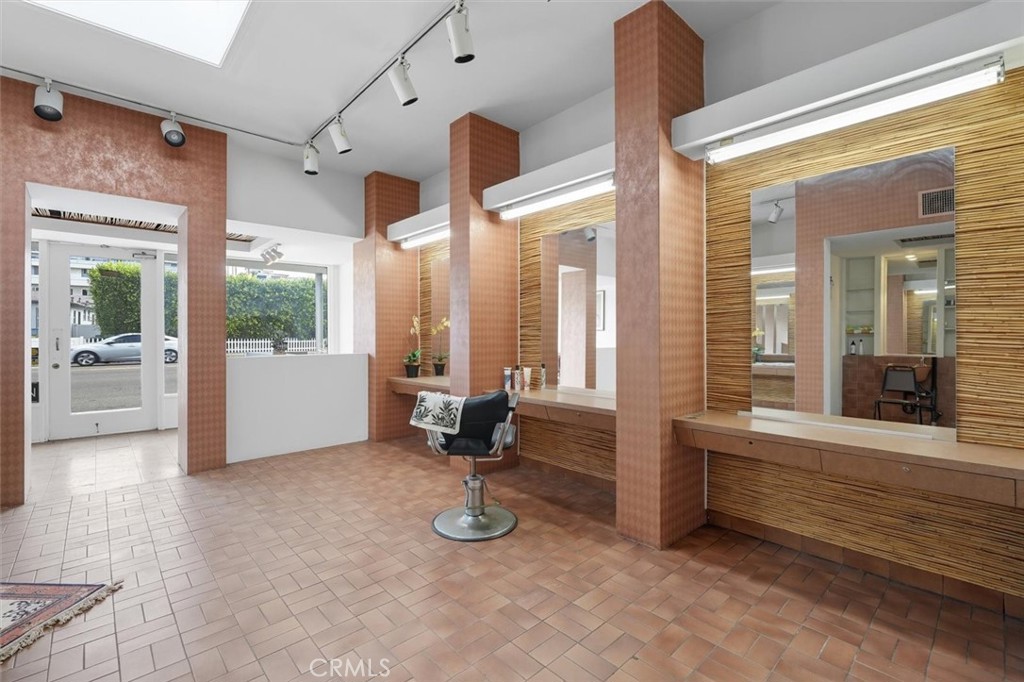 901 S Pacific Coast Highway