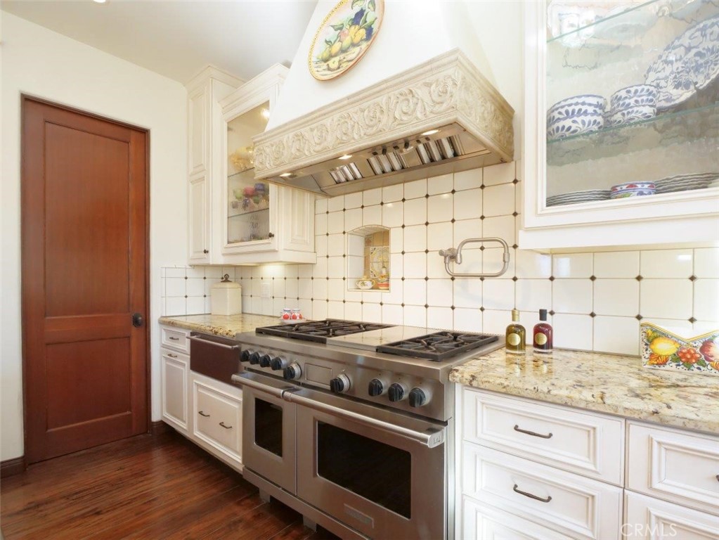 1724 Via Estudillo