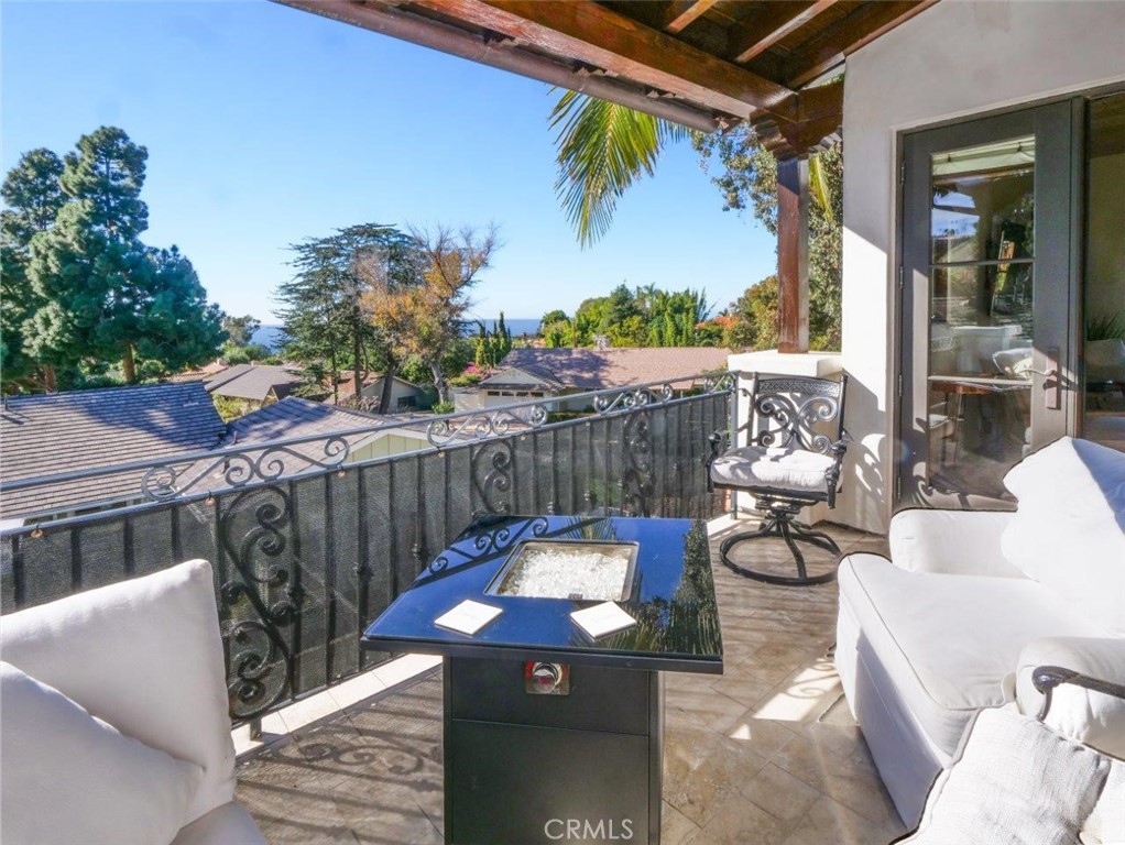 1724 Via Estudillo