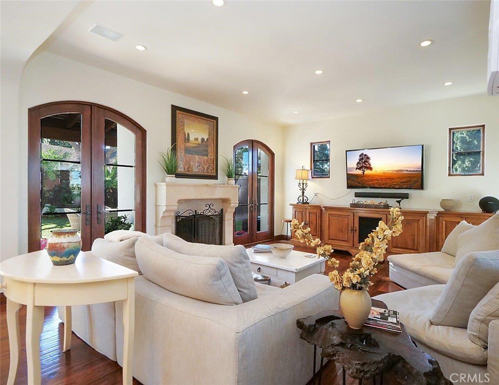 1724 Via Estudillo