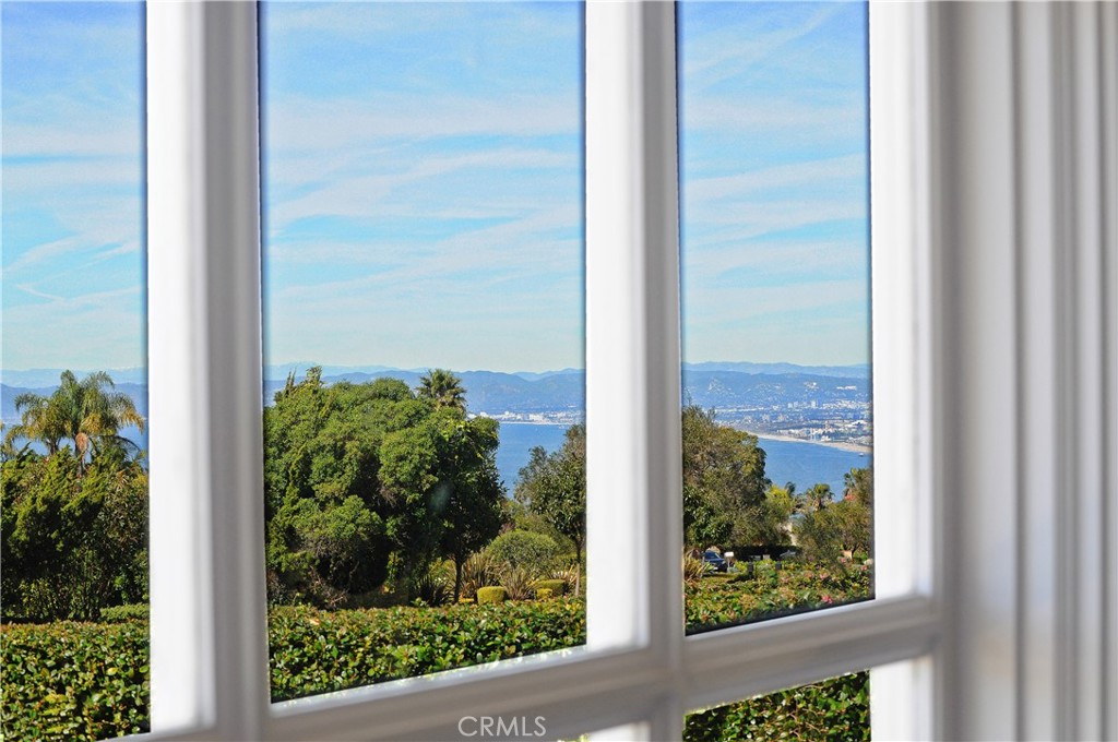 1300 Granvia Altamira