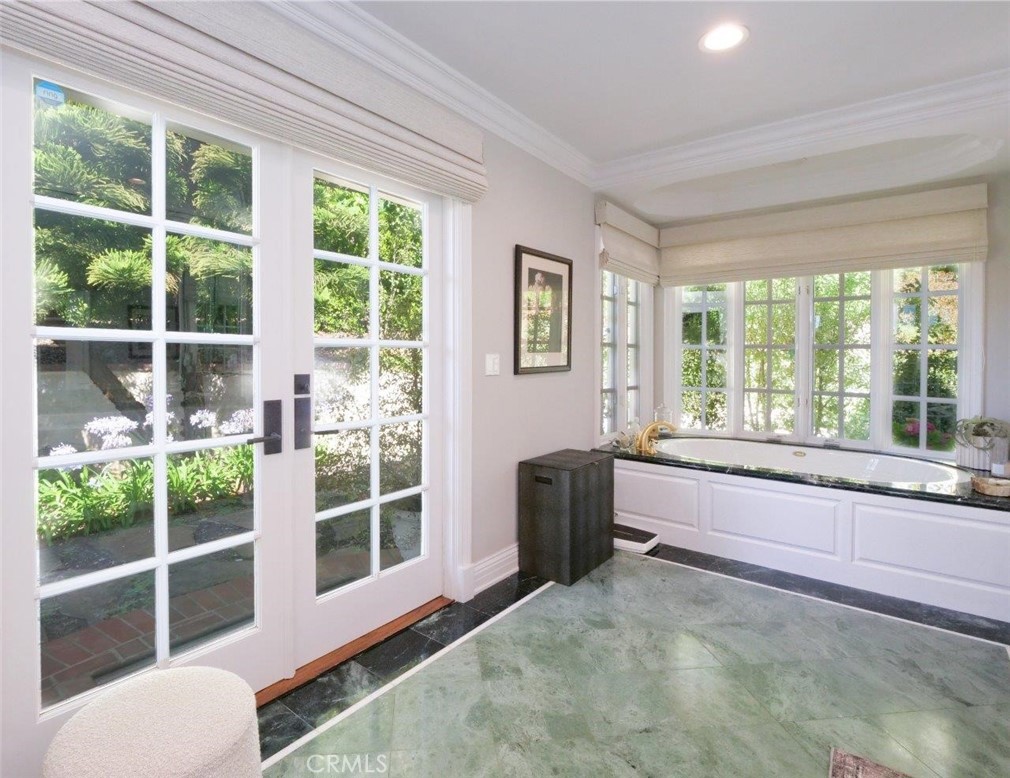 1300 Granvia Altamira