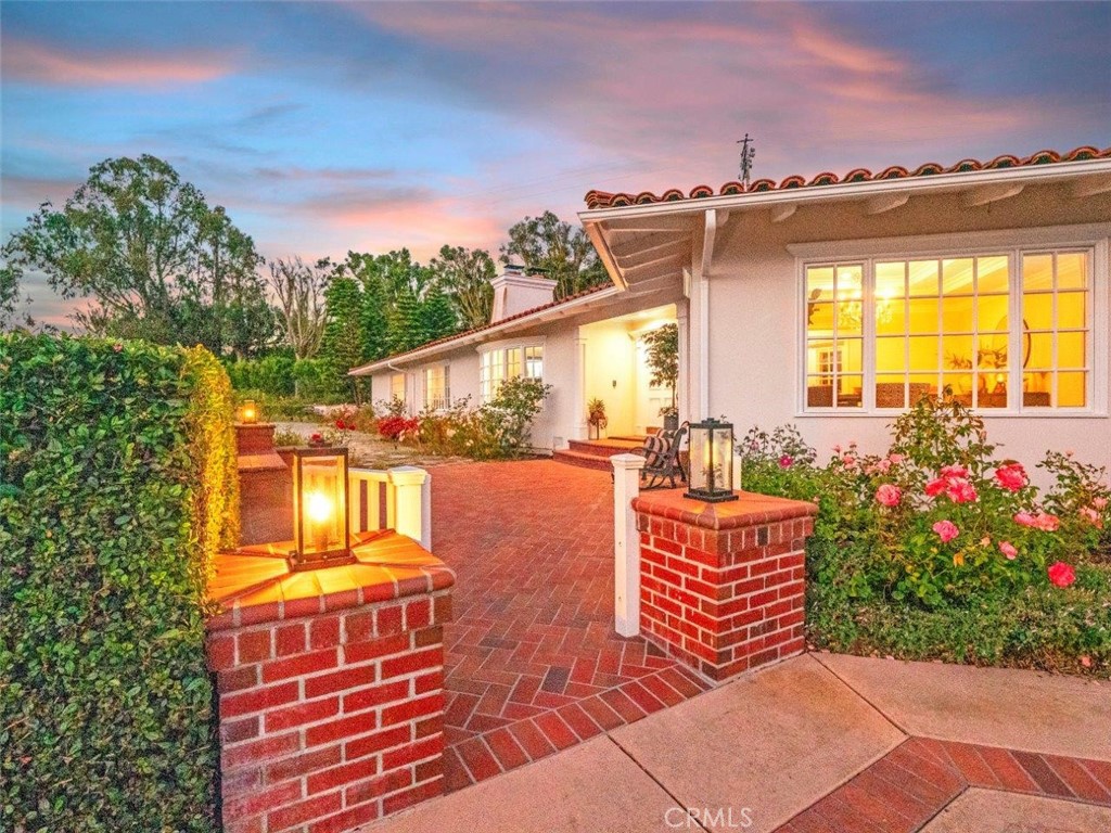 1300 Granvia Altamira