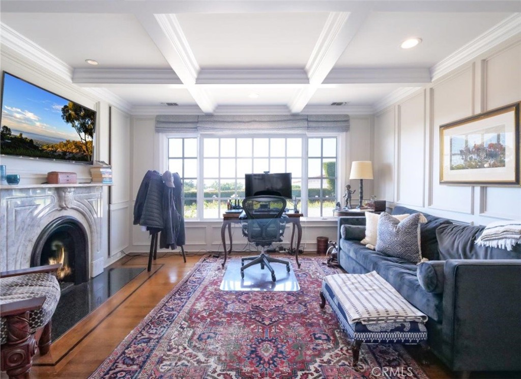 1300 Granvia Altamira