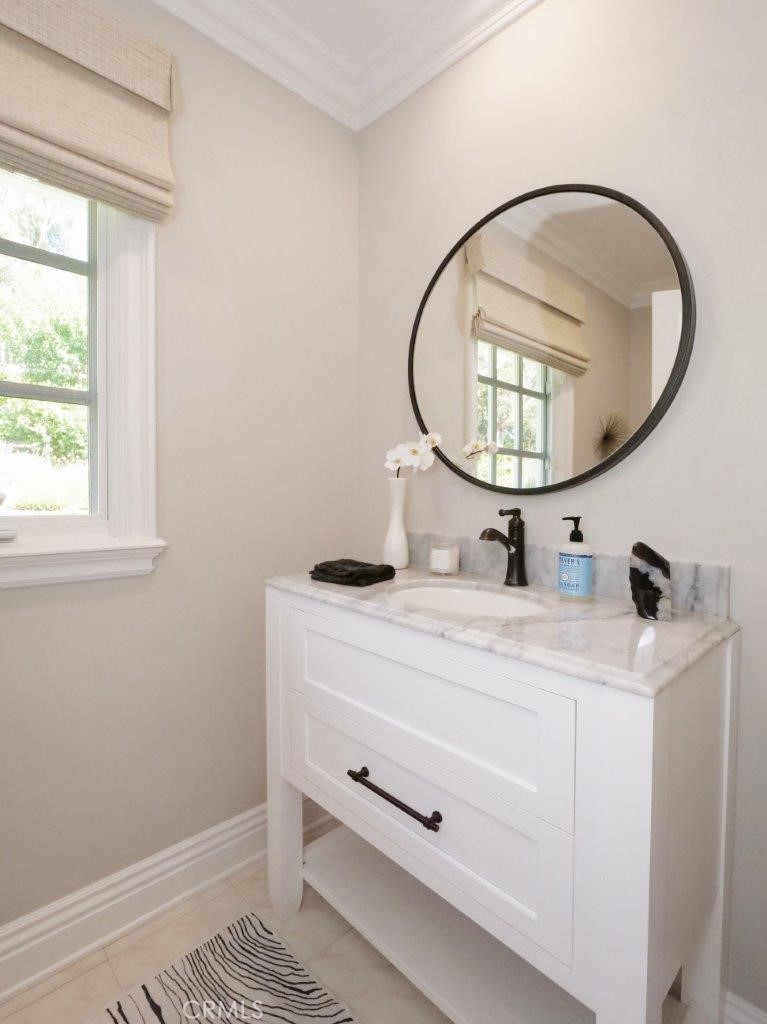 1300 Granvia Altamira