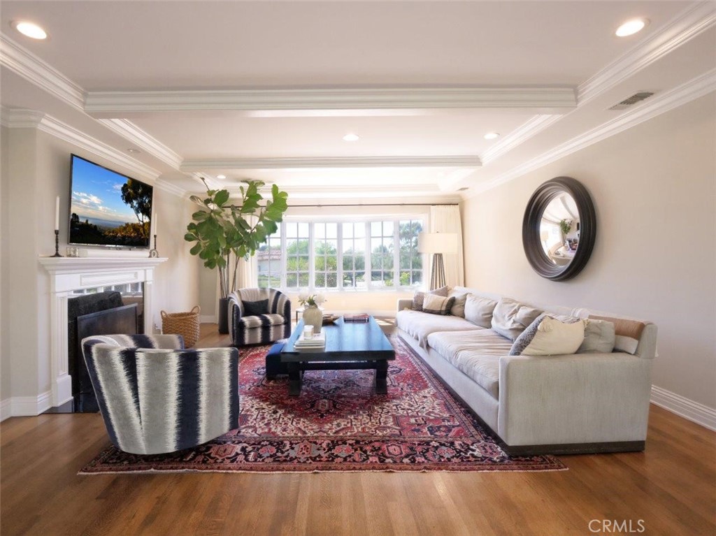 1300 Granvia Altamira