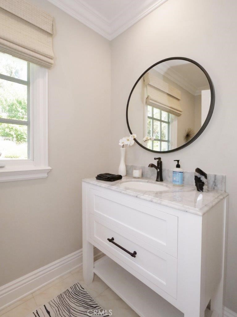 1300 Granvia Altamira