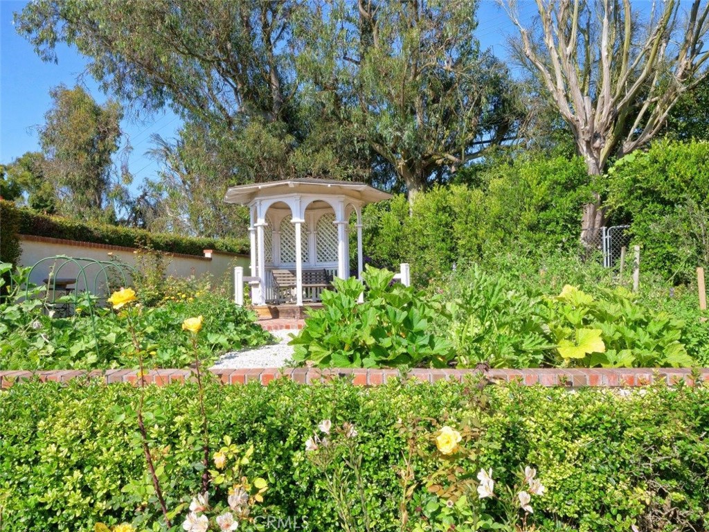 1300 Granvia Altamira