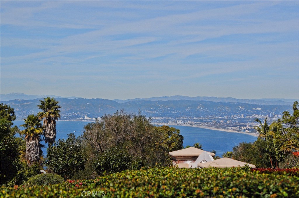 1300 Granvia Altamira
