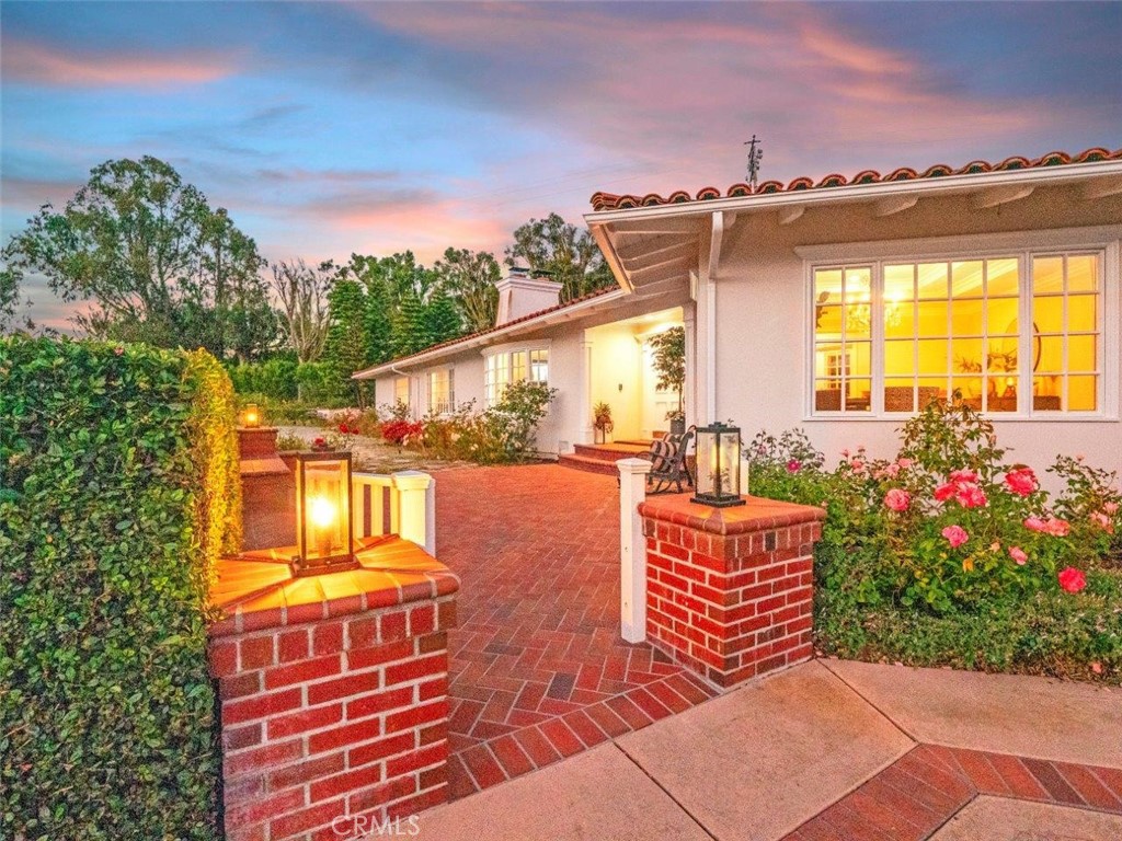 1300 Granvia Altamira