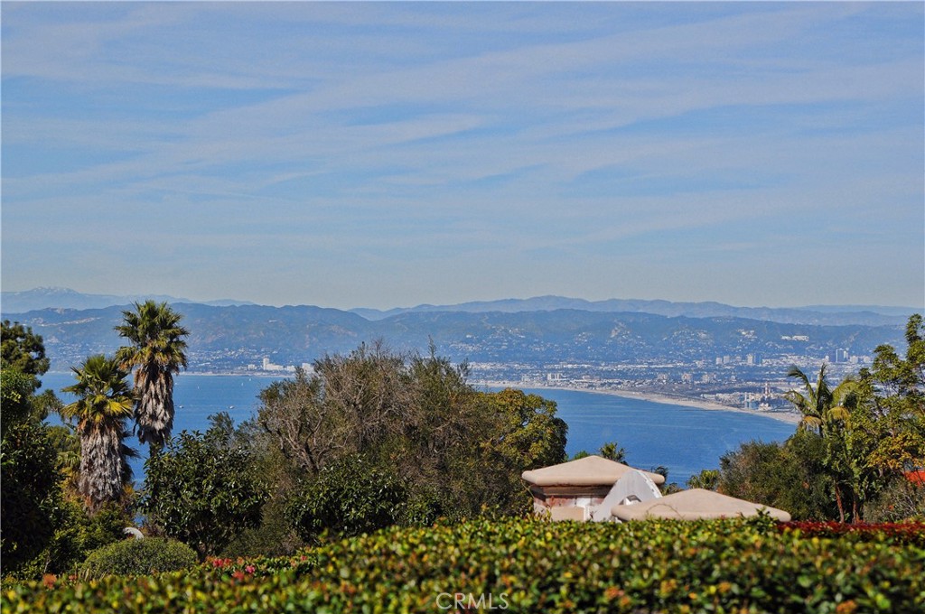 1300 Granvia Altamira