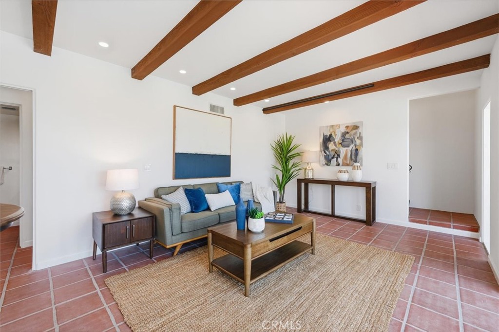1409 Via Fernandez