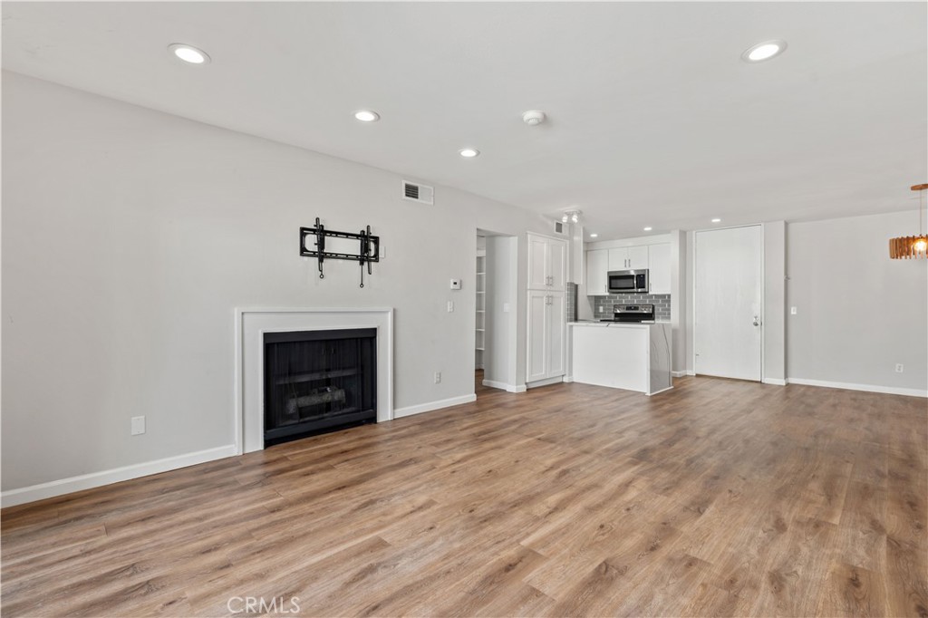 5301 Raintree 301