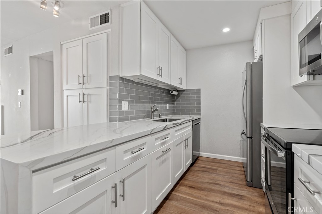 5301 Raintree 301