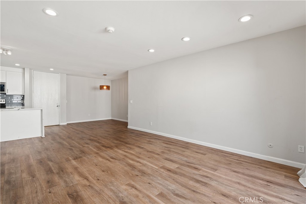 5301 Raintree 301