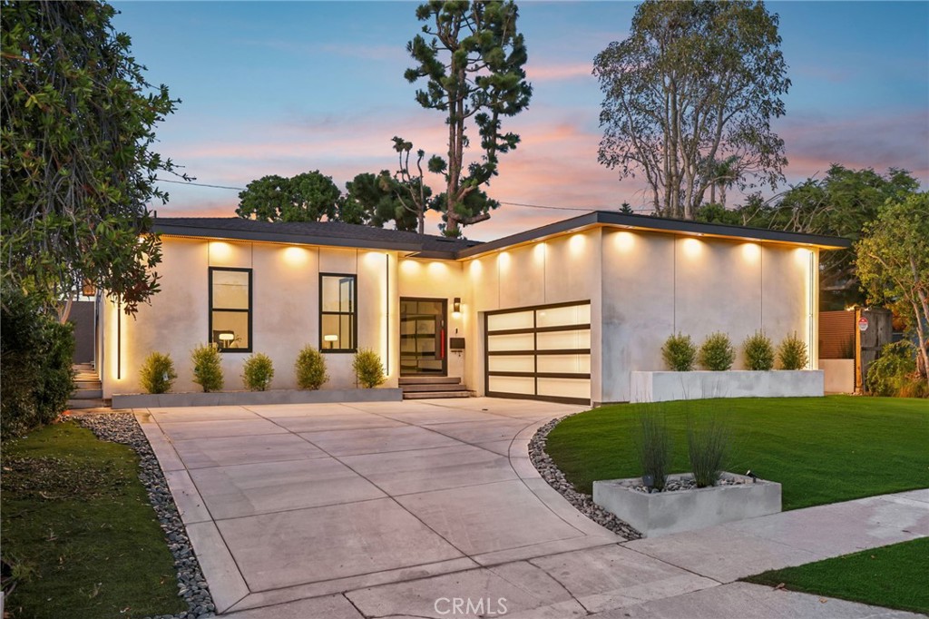 5407 Via Del Valle