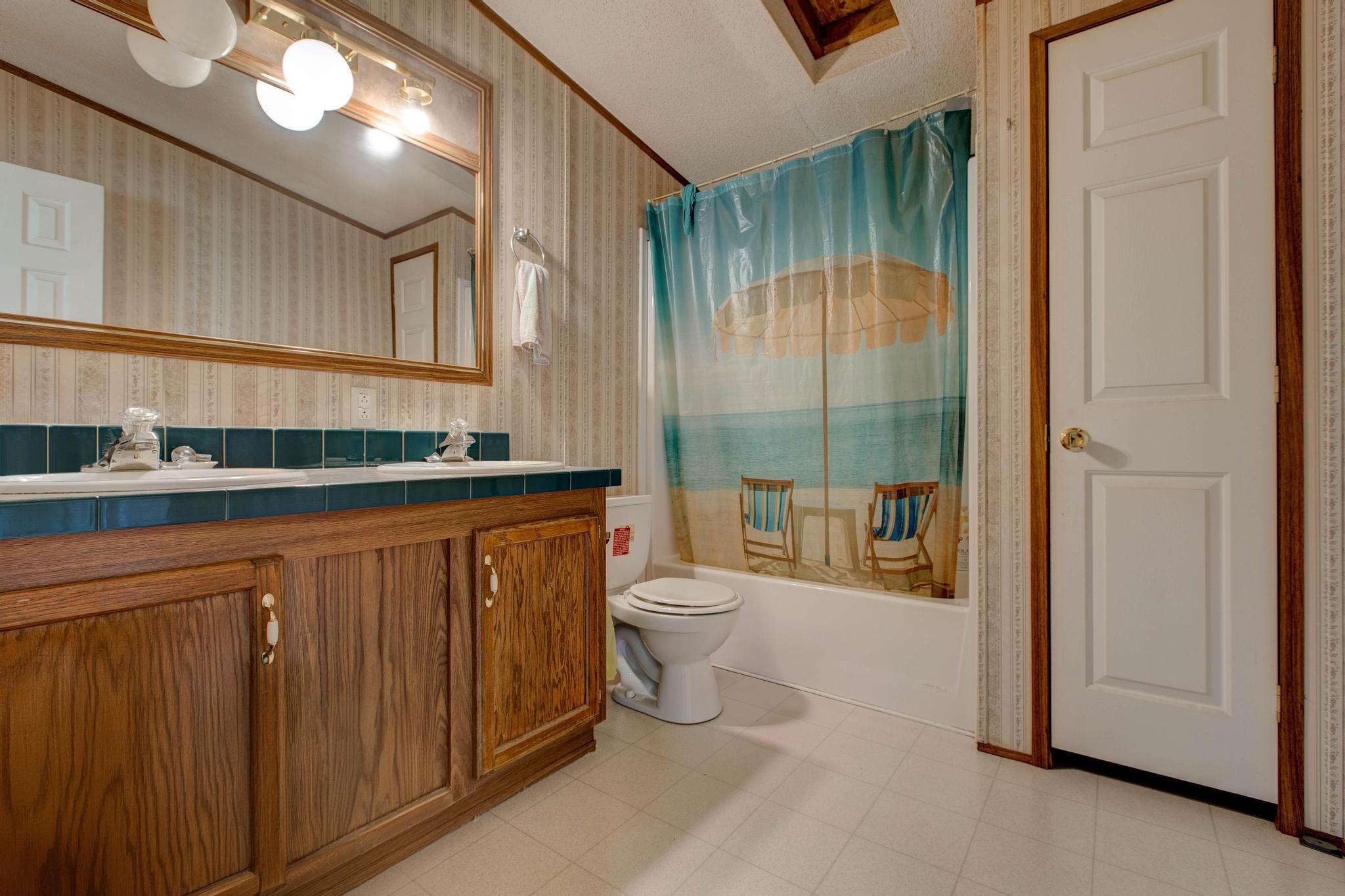 616 Old River Road